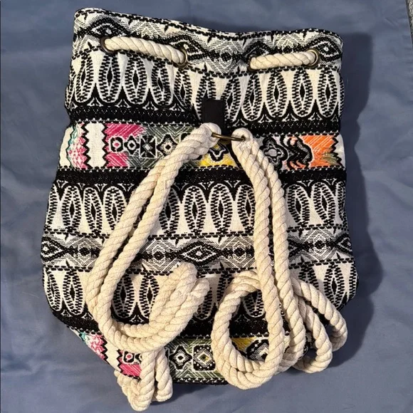 Patterned Drawstring Backpack - Picture 2 of 3